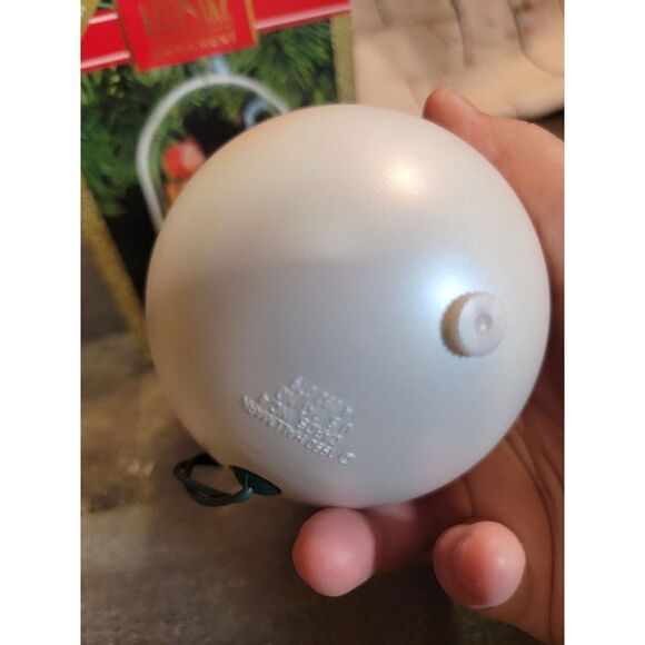 Hallmark 1990 Mrs. Santa's kitchen ornament Xmas Decor magic gingerbread - Picture 6 of 7